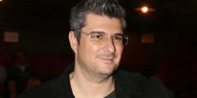 ΣΥΡΙΖΑ: Αγριο τρολάρισμα Μωραΐτη σε Κασσελάκη: «Αν βγει πρωθυπουργός, κρατικό κανάλι θα είναι το… MTV»