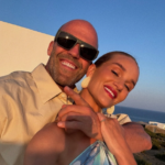 Στέιθαμ – Χάντινγκτον: Απόλαυσαν τις διακοπές τους στην Αντίπαρο – Οι φωτογραφίες που ανήρτησαν