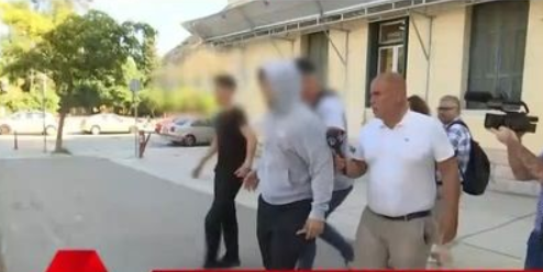Επίθεση σε ανήλικο στην Αργολίδα: «Επιχείρησαν να τον ξυρίσουν με φαλτσέτα», λέει δικηγόρος της οικογένειας [βίντεο]