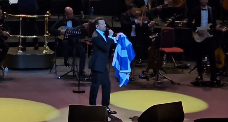 Κωνσταντίνος Αργυρός: «Mάγεψε» στο θρυλικό Royal Albert Hall του Λονδίνου [βίντεο]