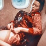 Η Εμμανουέλα επιστρέφει: Η θρυλική ταινία πορνό έγινε ριμέικ και οι κριτικές είναι… απογοητευτικές (βίντεο)