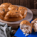 Το πιο αφράτο τυρόψωμο που έχετε δοκιμάσει