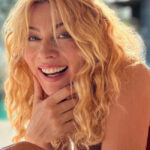 Σμαράγδα Καρύδη – Θοδωρής Αθερίδης: Το σπίτι τους στην Αίγινα κρατά ζωντανό το καλοκαίρι