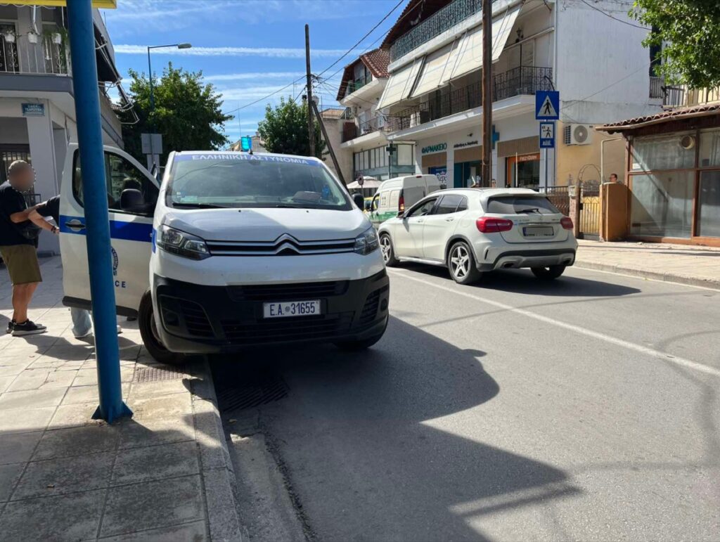 Λάρισα: Γυναίκα παρασύρθηκε από αυτοκίνητο και λιποθύμησε