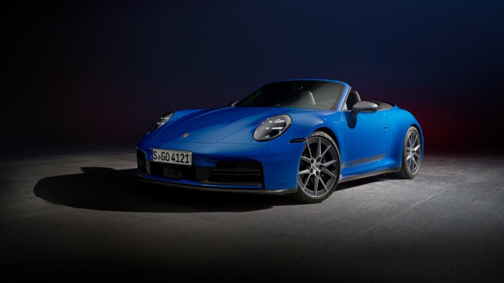Πρεμιέρα για τη νέα Porsche 911 Carrera T τώρα και σε Cabrio