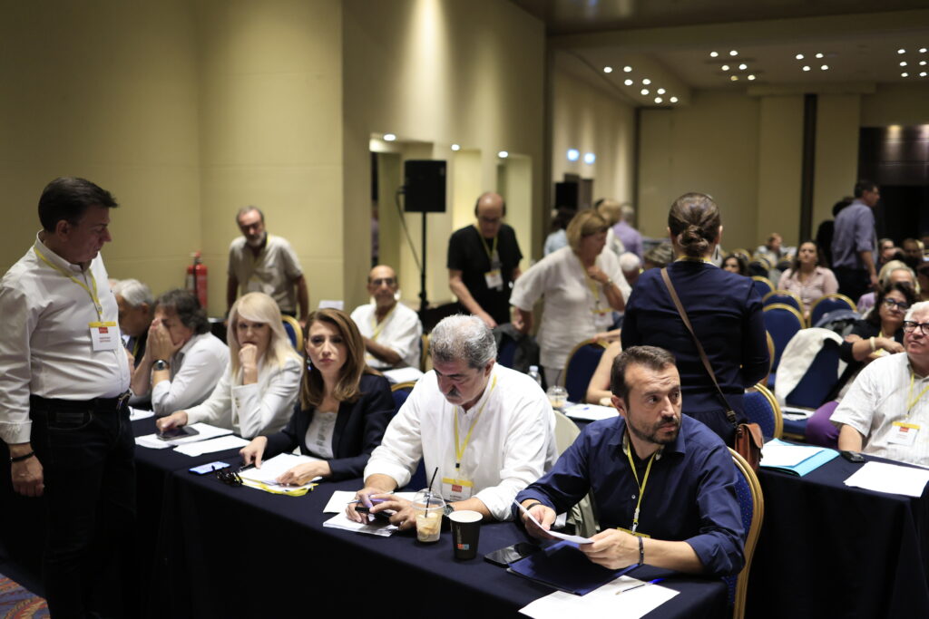 Νέος χαμός στην Κ.Ε. του ΣΥΡΙΖΑ: Ενταση Τζάκρη με Γεροβασίλη – Αποχώρησαν από τη συνεδρίαση οι