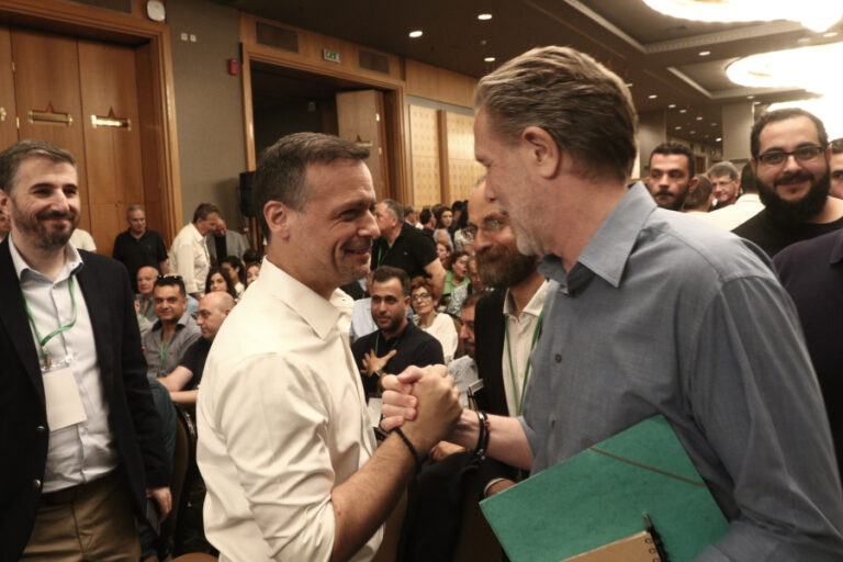 Αποτελέσματα στο ΠΑΣΟΚ: Μόλις 500 ψήφοι χωρίζουν Δούκα, Γερουλάνο για τη δεύτερη θέση