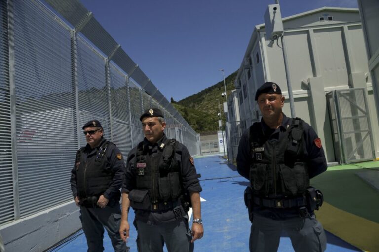 Ιταλία: Απειλές δέχτηκε δικαστής που δεν επικύρωσε την παραμονή μεταναστών στα κλειστά κέντρα της Αλβανίας