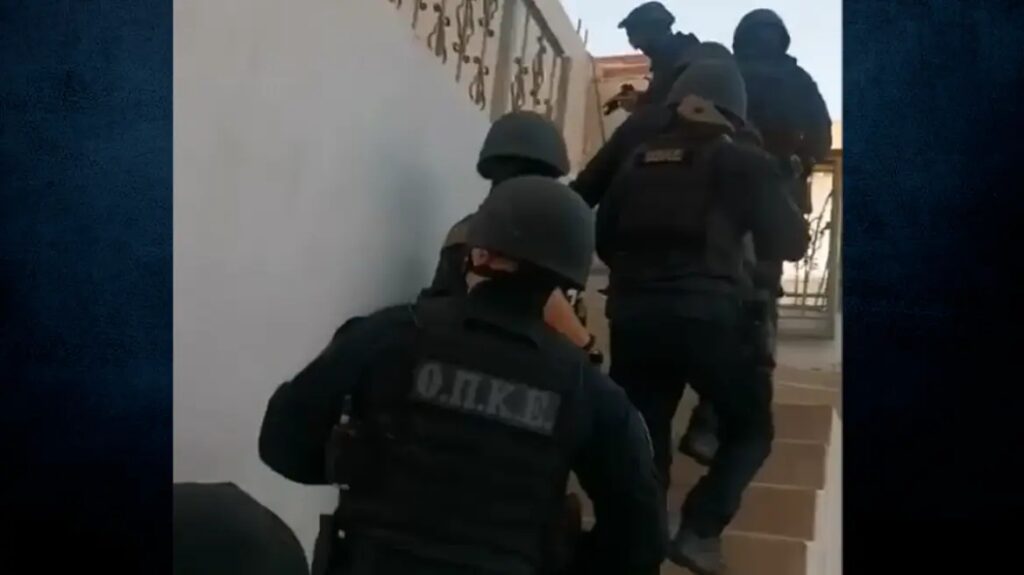 Δυτική Αττική: Νέα επιχείρηση της ΕΛ.ΑΣ. με 8 συλλήψεις – Φωτογραφίες