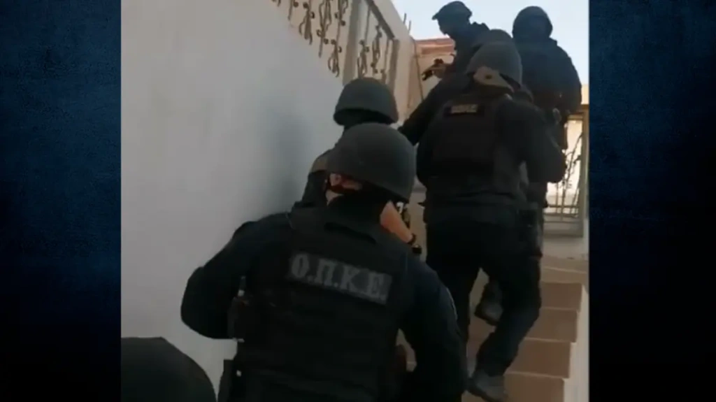 Δυτική Αττική: Νέα επιχείρηση της ΕΛ.ΑΣ. με 8 συλλήψεις – Φωτογραφίες