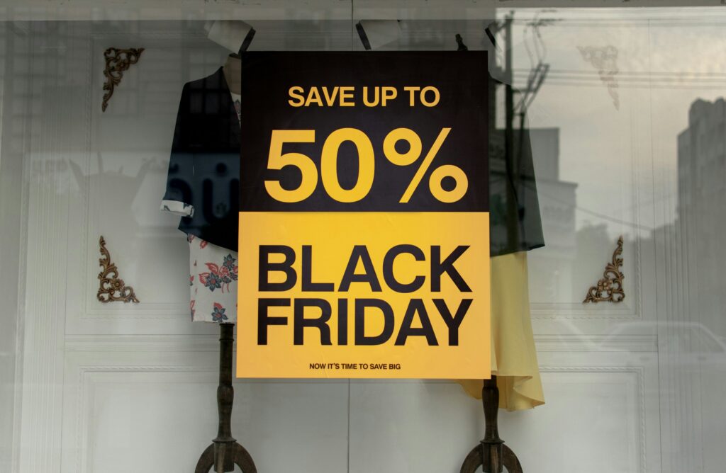 Black Friday: Φρενίτιδα αλλά και παγίδες στην αγορά – Πόσο αληθινές είναι τελικά οι εκπτώσεις