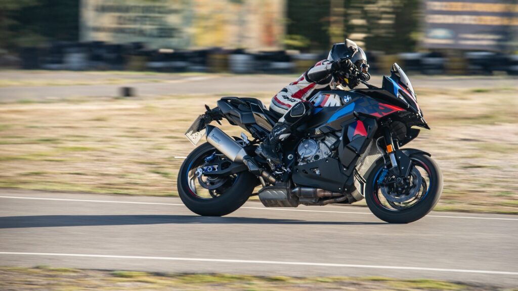 BMW M 1000 XR: Εμμονική… XR-τηση!