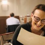 Ελίζαμπεθ Ρ. Φιντς: Η σεναριογράφος του «Grey’s Anatomy» κατάφερε να κοροϊδέψει τους πάντες – Ισχυριζόταν ότι είχε καρκίνο, κυκλοφορούσε με καθετήρα