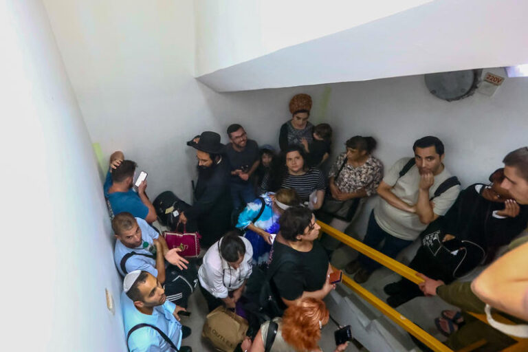 Ισραήλ: Απάντηση στις επιθέσεις – Θα υπάρξουν συνέπειες προειδοποιεί ο ισραηλινός στρατός – Τι λένε για τα καταφύγια