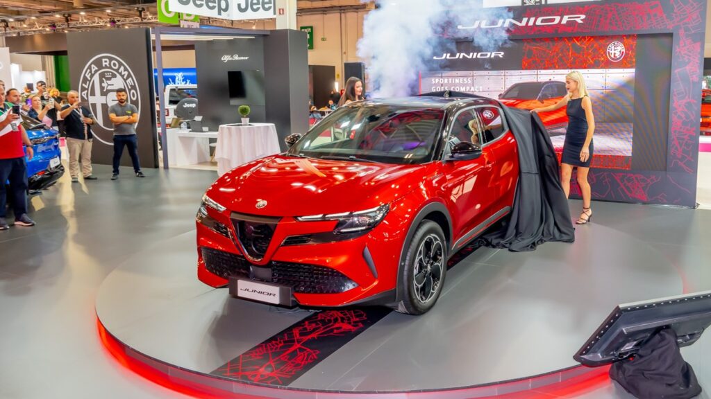 Πανελλήνια πρεμιέρα για την Alfa Romeo Junior στην AUTO ATHINA 2024