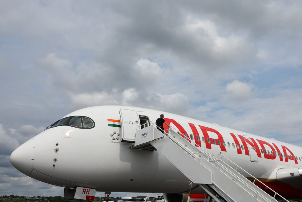 Τρομακτική στιγμή: Πιλότος της Air India ενημερώνει το αεροδρόμιο Χίθροου – ««Υπάρχει μια ύποπτη βόμβα στο αεροπλάνο» (βίντεο)