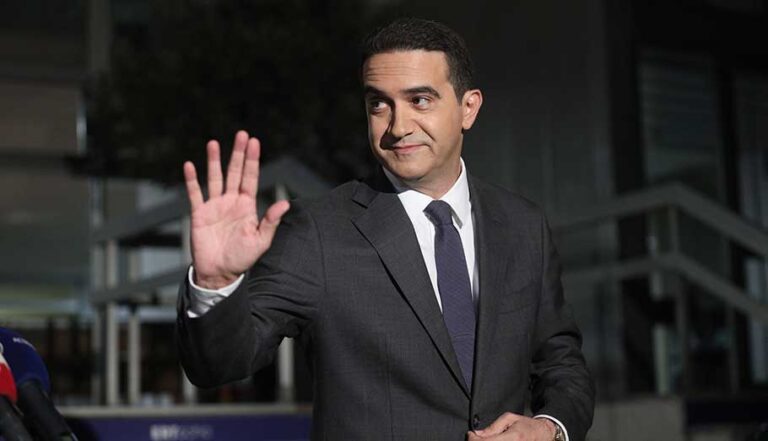 Εκλογές ΠΑΣΟΚ: Ψήφισε ο Μιχάλης Κατρίνης