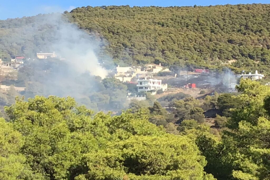 Φωτιά στην περιοχή Ρούγα Αιτωλοακαρνανίας