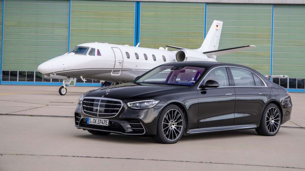 «Δέσμευση» Mercedes: Η S-Class με κινητήρες βενζίνης, μέχρι το 2030