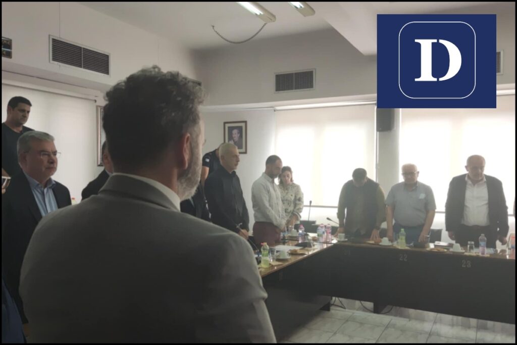 Βάσω Παπανδρέου: Η στιγμή που ο Γιάννης Μώραλης ανακοινώνει τον θάνατό της – Ενός λεπτού σιγή στο Δη