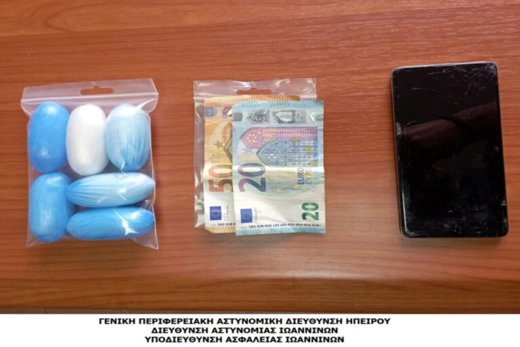Ιωάννινα: Είχε κρύψει 300 γραμμάρια κοκκαΐνης στο εσώρουχό του – Τον τσάκωσαν στα ΚΤΕΛ