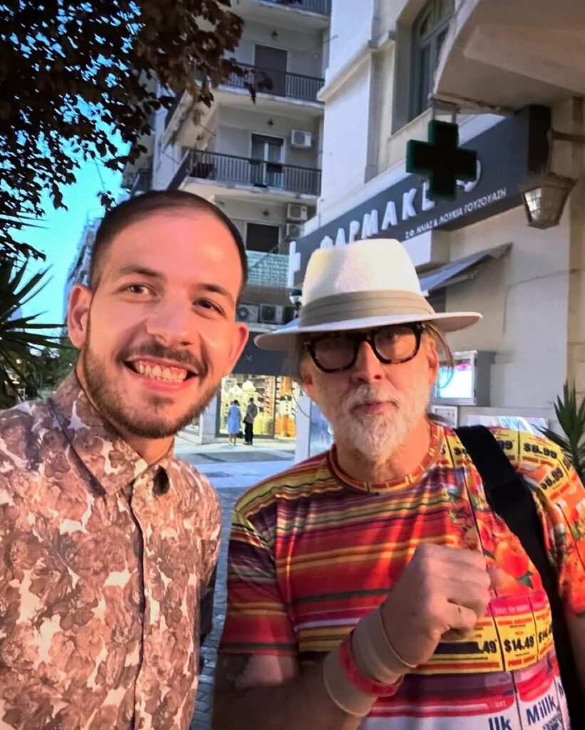Νίκολας Κέιτζ: Πήγε σε ταβέρνα στον Πειραιά και… ξετρελάθηκε με τα ντολμαδάκια! [βίντεο]
