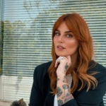 Εβελίνα Νικόλιζα: Θα κινηθεί νομικά κατά του γνωστού τραγουδιστή που της έστειλε υβριστικό μήνυμα [βίντεο]