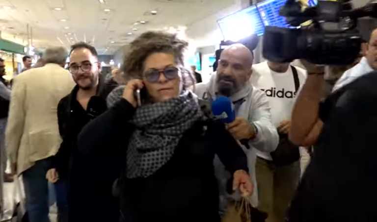 Ματούλα Ζαμάνη: Την κυνηγούσαν οι κάμερες για μια δήλωση – «Σας παρακαλώ!» [βίντεο]