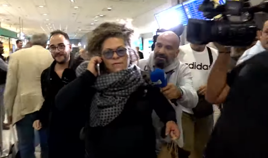Ματούλα Ζαμάνη: Την κυνηγούσαν οι κάμερες για μια δήλωση – «Σας παρακαλώ!» [βίντεο]