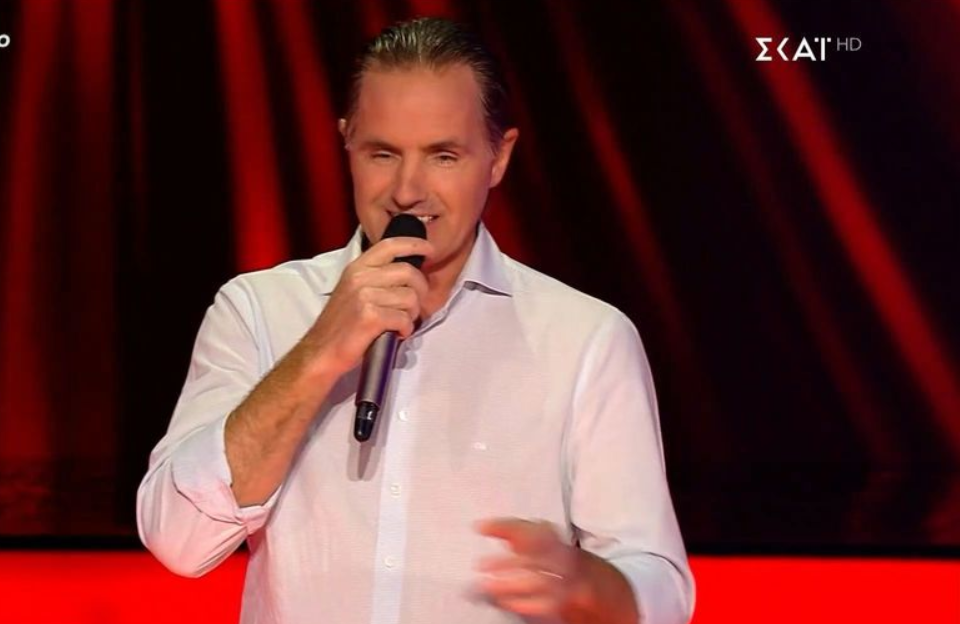 «The Voice»: Η ερμηνεία που έκανε τους 4 κριτές να γυρίσουν – «Έχω πρόβλημα όρασης, δεν έχω δει τι έγινε» [βίντεο]