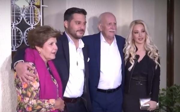 Η απάντηση του Φοίβου Παπαδάκη για τον πατέρα του, Γιώργο: «Οι σχέσεις μας είναι…» [βίντεο]