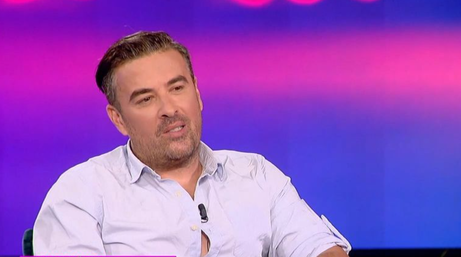 Γιάννης Αϊβάζης: «Τίποτα δεν αναπληρώνει το ”Σ’ αγαπώ” και το ”Καληνύχτα” με το παιδί σου» [βίντεο]