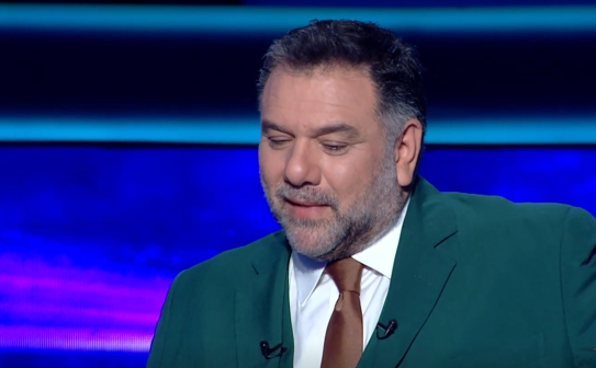 «Εκατομμυριούχος»: H ερώτηση που αιφνιδίασε το Αρναούτογλου για την κόντρα Σκορδά-Καινούργιου