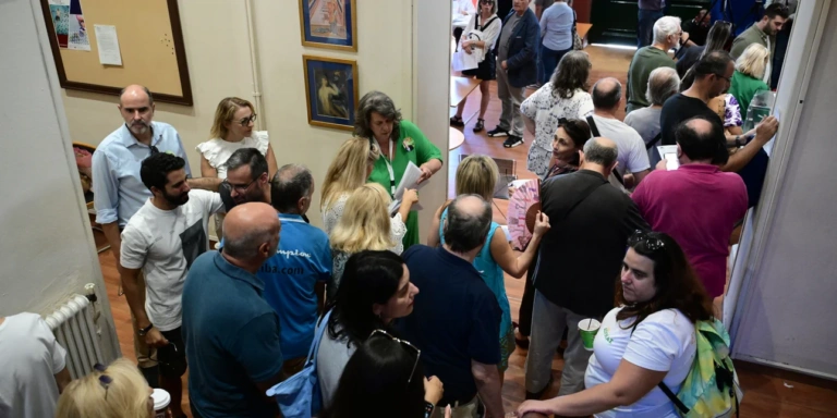 Εκλογές στο ΠΑΣΟΚ: Στους 167.000 οι ψηφίσαντες μέχρι τις 14:00 – Πότε αναμένονται τα επίσημα αποτελέσματα