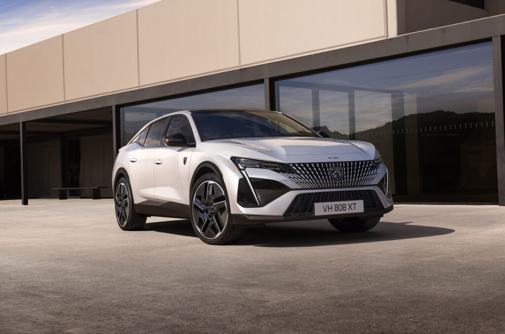 Το νέο, αμιγώς ηλεκτρικό, Peugeot E-408