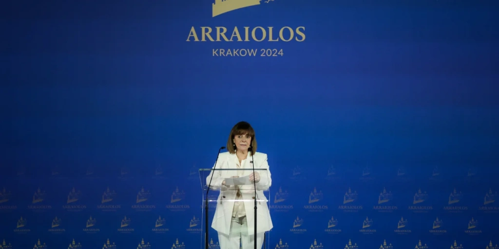 Σακελλαροπούλου στη Σύνοδο της ομάδας ARRAIOLOS: Το παγκόσμιο περιβάλλον ασφάλειας επιδεινώνεται απρόβλεπτα