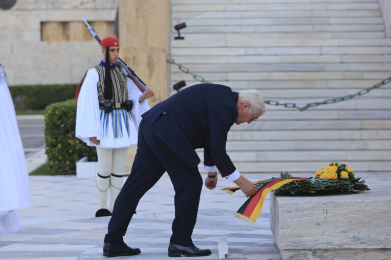Στην Αθήνα ο Γερμανός πρόεδρος Σταϊνμάγερ – Κατέθεσε στεφάνι στον Αγνωστο Στρατιώτη