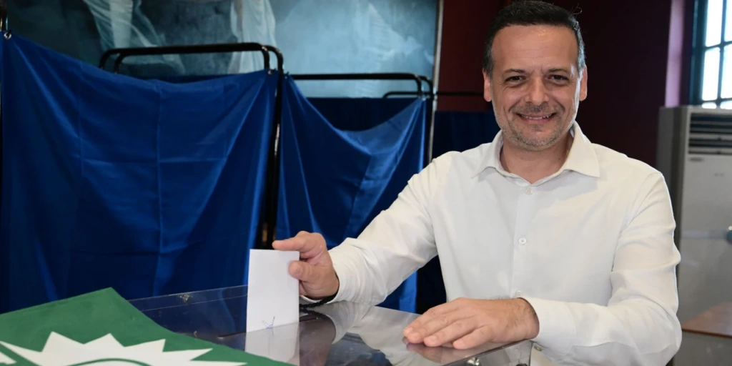Εκλογές ΠΑΣΟΚ: Ψήφισε ο Χάρης Δούκας – «Δύναμή μας η συμμετοχή, σήμερα έχουμε ευκαιρία να αλλάξουμε πορεία»