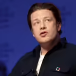 Τζέιμι Όλιβερ: Αποσύρθηκε παιδικό βιβλίο του – Υπήρξαν καταγγελίες για προσβλητικό περιεχόμενο