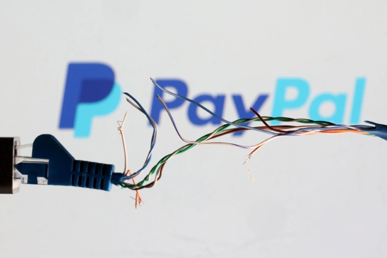 PayPal: Σύντομη διακοπή λειτουργίας παγκοσμίως
