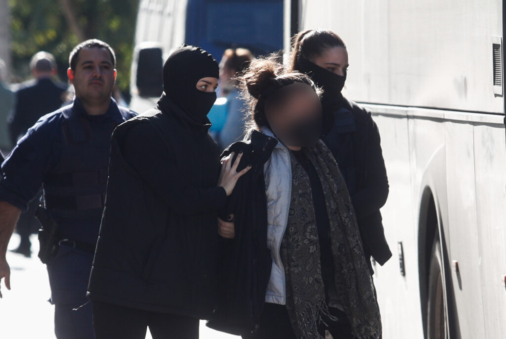 Εκρηξη στους Αμπελόκηπους: Προφυλακιστέα και η 30χρονη – Τι ισχυρίστηκε στην απολογία της