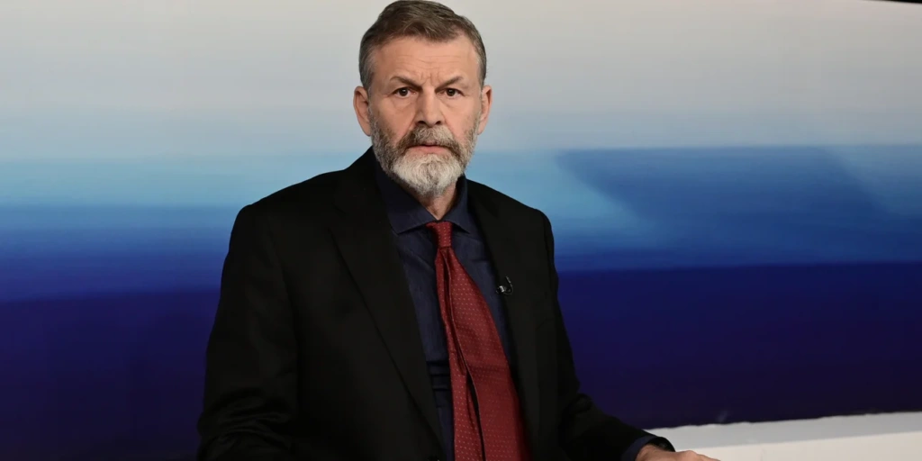 Απόστολος Γκλέτσος: «Φωτιά» στα social media με τις ατάκες του για… τις μπαταρίες στις ανεμογεννήτριες