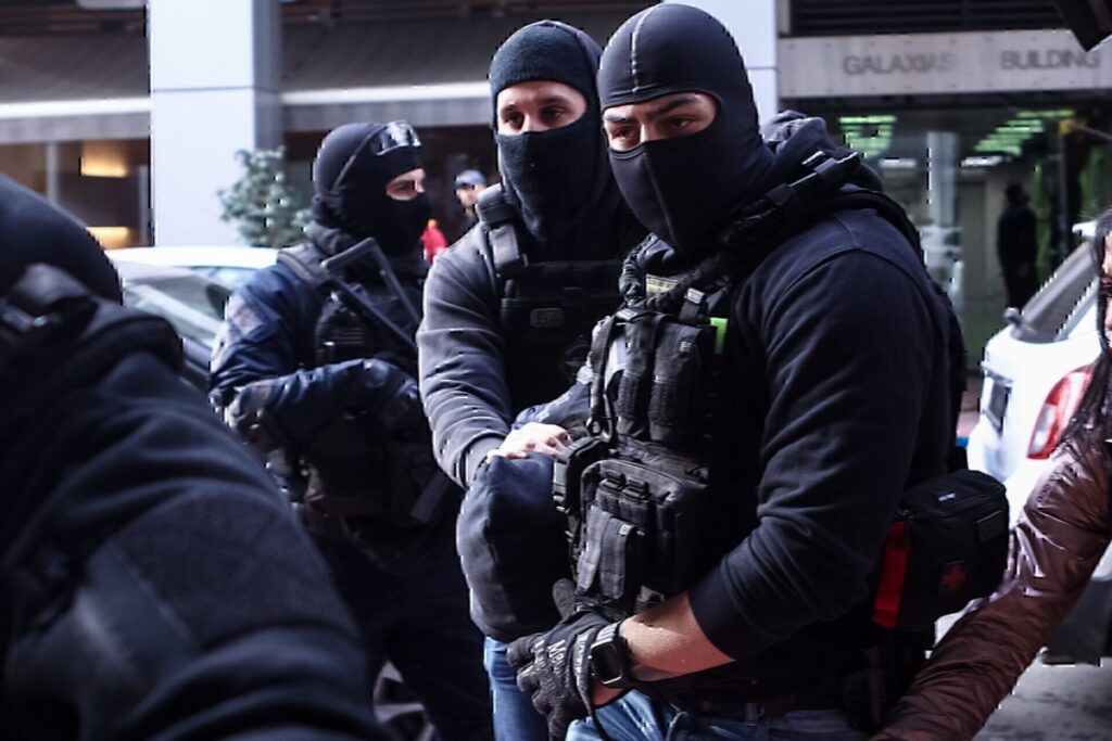 Νέα επιτυχία του Ελληνικού FBI: Συνελήφθησαν 10 μέλη σπείρας με πάνω από 1.5 εκατ. ευρώ λεία