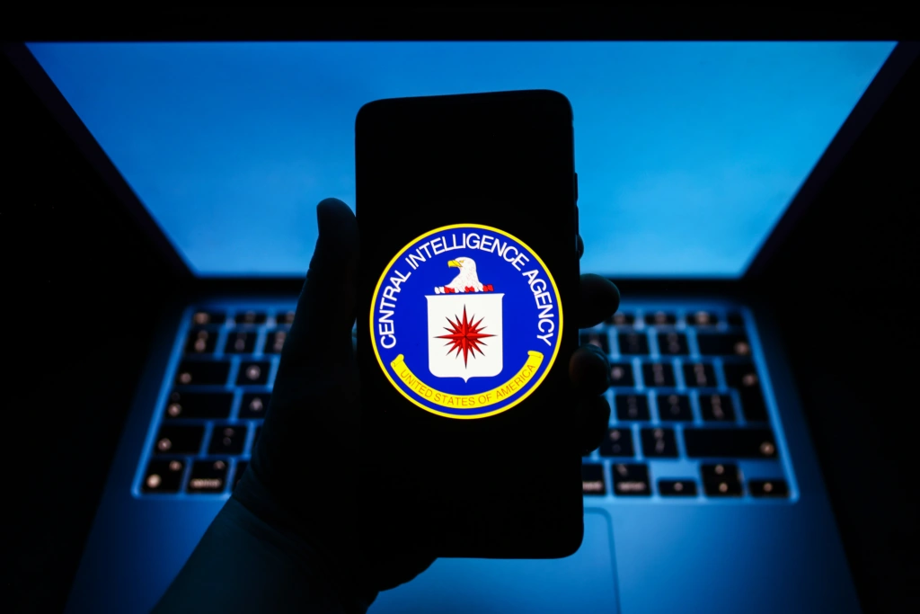 Πράκτορας της CIA συνελήφθη από το FBI για διαρροή των σχεδίων του Ισραήλ για τα αντίποινα στο Ιράν