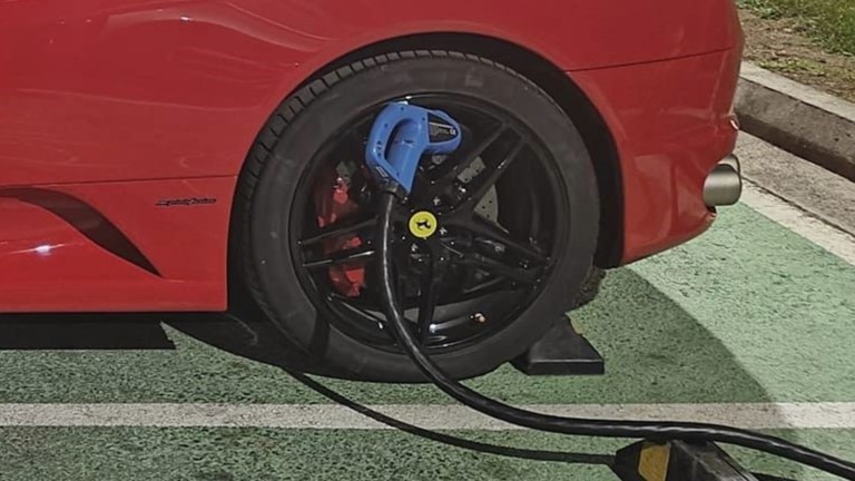 Κι όμως υπάρχει ηλεκτρική Ferrari και είναι στην Ελλάδα!