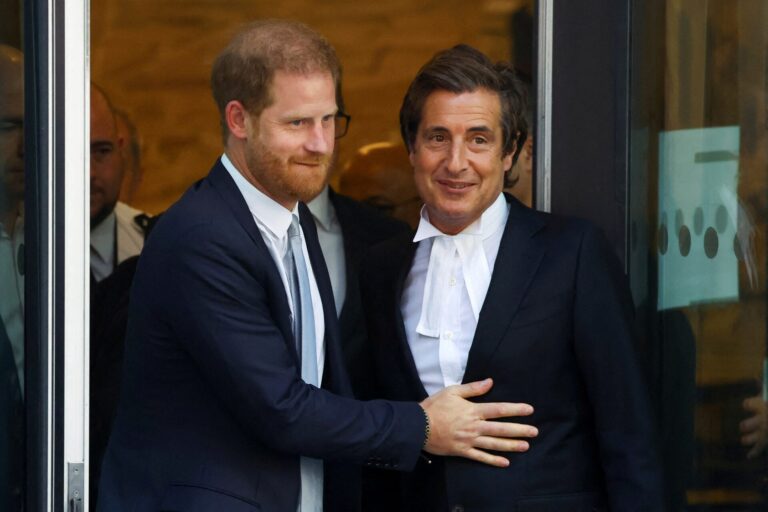 Πρίγκιπας Χάρι: Το 2026 η δίκη κατά της Daily Mail – Καταγγέλλει ότι «χάκαραν» το τηλέφωνό του