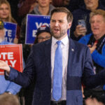 Τζέι Ντι Βανς: Πώς από επικριτής του Τραμπ έγινε τώρα αντιπρόεδρός του