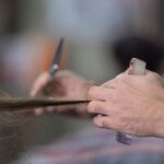 Στο στόχαστρο της ΑΑΔΕ για φοροδιαφυγή οι ελεύθεροι επαγγελματίες: Χαμός σε μπαρ, κομμωτήρια και εστιατόρια