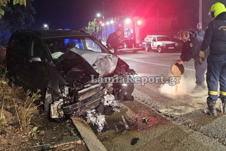 Λαμία: ΙΧ καρφώθηκε σε κολόνα πρατηρίου καυσίμων [βίντεο]