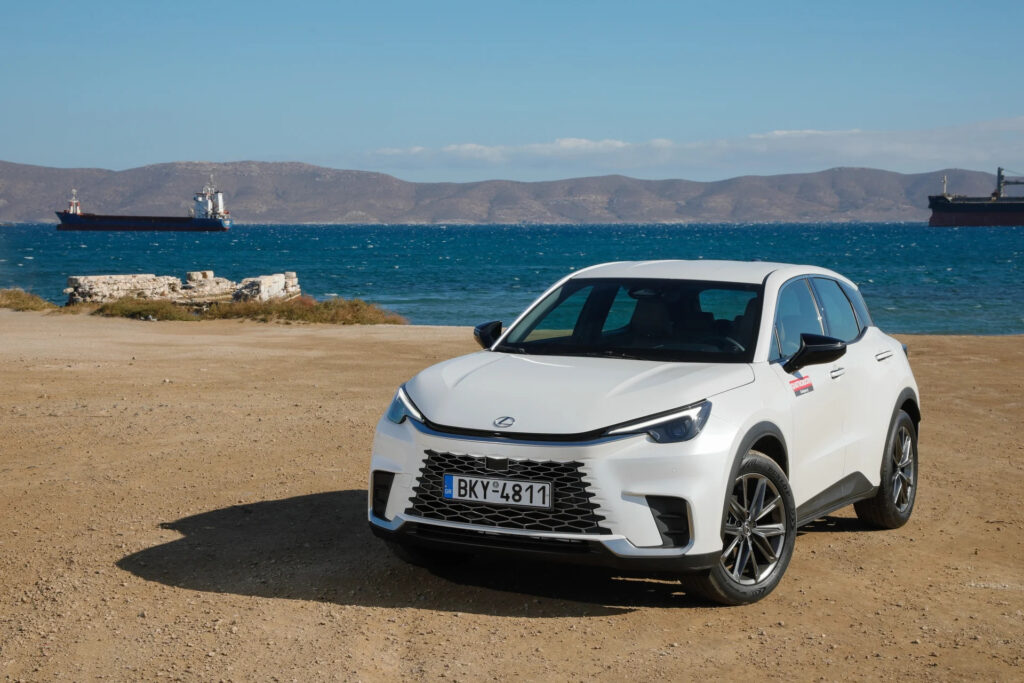 Δοκιμή Lexus LBX: Συμπυκνωμένη πολυτέλεια